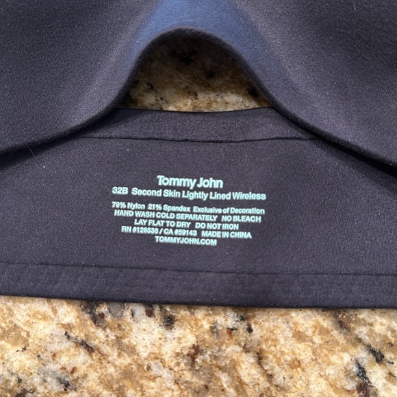 Tommy John Second Skin Lightly Lined Wireless Bra - Size 32B - Picture 3 of 3